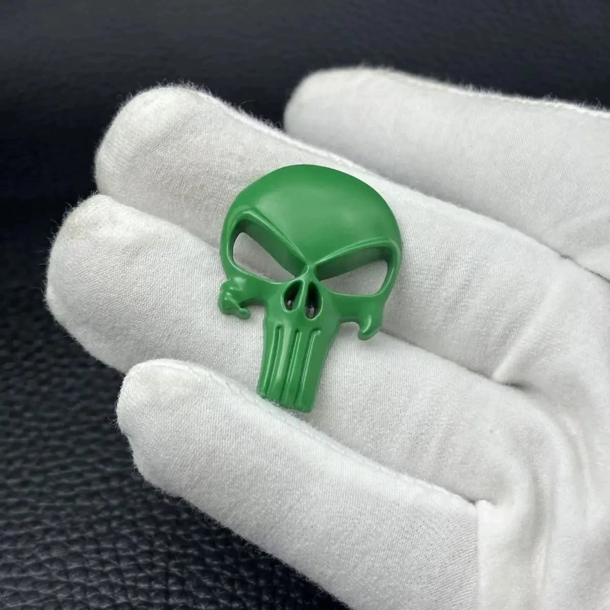 New Skull Metal Sticker for AR15 AR10 AK47 M4 M16 1911 USP M92 Glock G17 19 22 43x Airsoft Rifle Pistol Gun Hunting Accessories