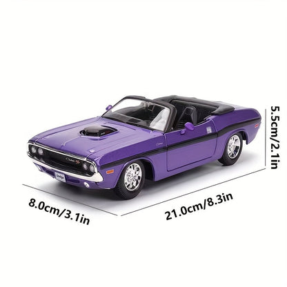 Bburago | 1970 Dodge Challenger R/T Zinc Alloy Diecast Car Model