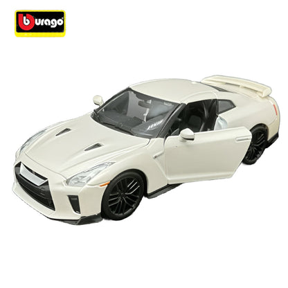 Bburago | 1:24 Nissan 2017 GT-R White Diecast Sports Car Model