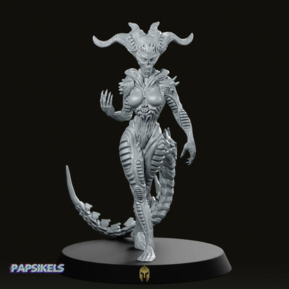 Xeno Temptress Female Alien Miniature